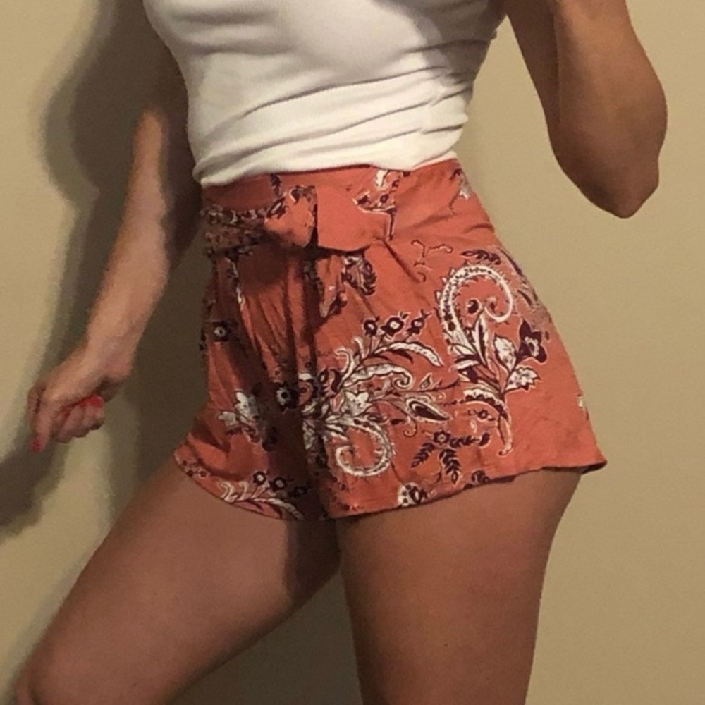 NWT Charlotte Russe Coral Flowy Shorts Size XS
